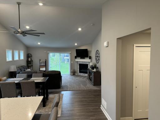 Kitchen 2.jpg