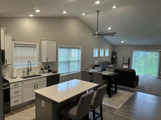 Kitchen 1.jpg