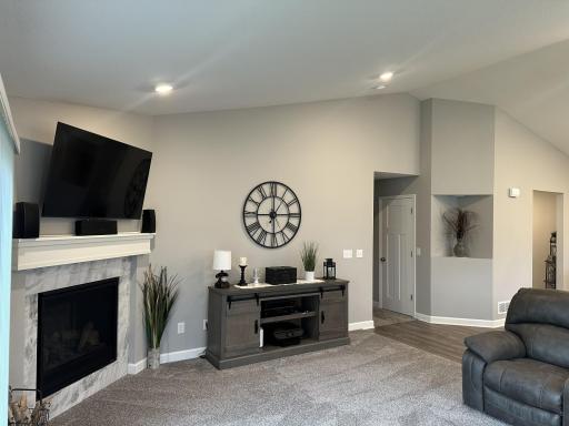 Living Room 4.jpg