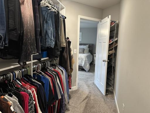 Walk in Closet 2.jpg