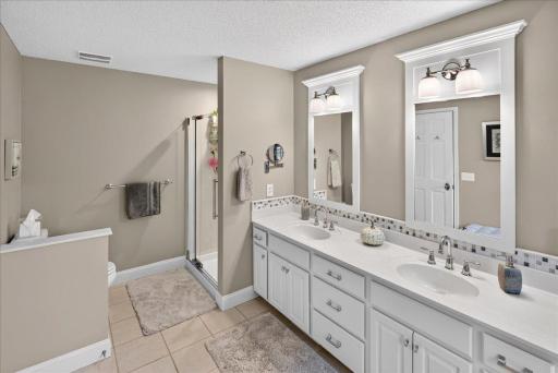 2398 Hunter Drive, Chanhassen, MN 55317