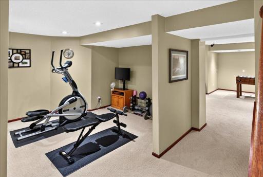 2398 Hunter Drive, Chanhassen, MN 55317