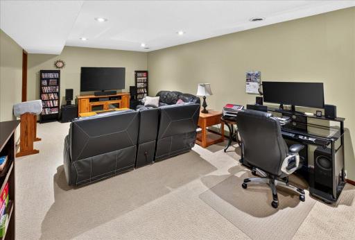 2398 Hunter Drive, Chanhassen, MN 55317