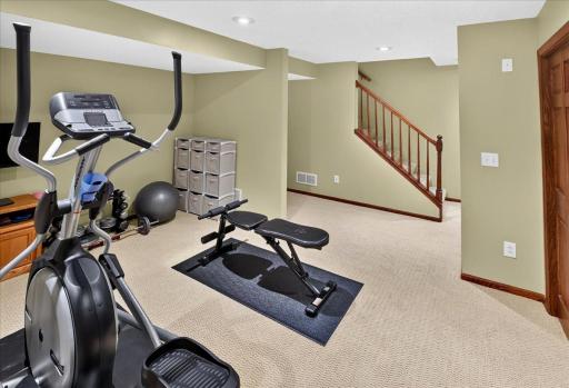 2398 Hunter Drive, Chanhassen, MN 55317