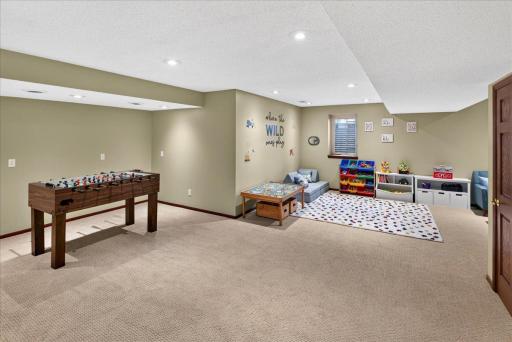 2398 Hunter Drive, Chanhassen, MN 55317