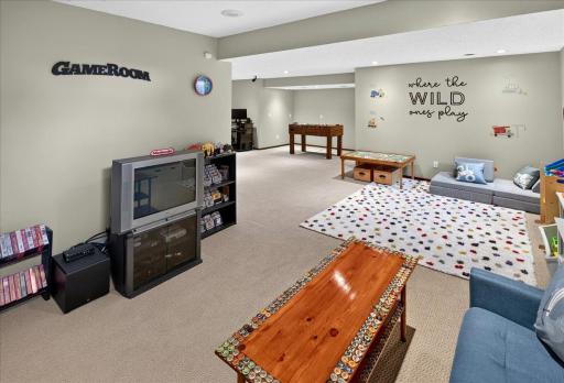 2398 Hunter Drive, Chanhassen, MN 55317