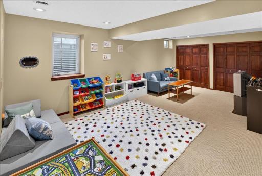 2398 Hunter Drive, Chanhassen, MN 55317