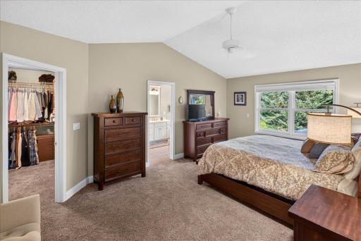 2398 Hunter Drive, Chanhassen, MN 55317