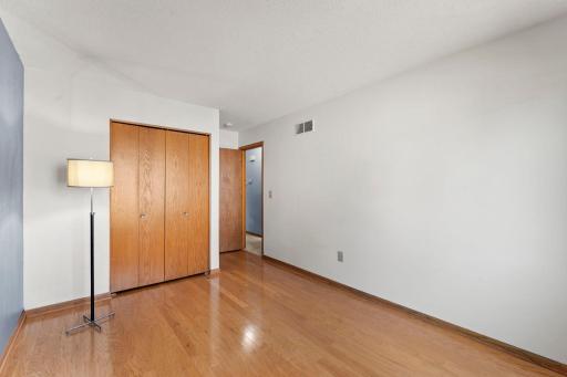 2824 Mckinley Drive, Woodbury, MN 55125