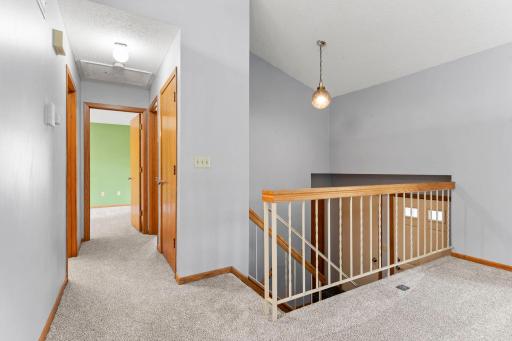 2824 Mckinley Drive, Woodbury, MN 55125
