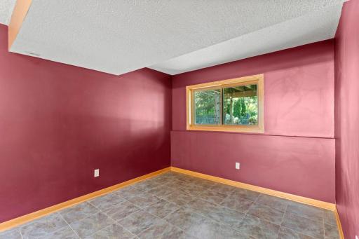 2824 Mckinley Drive, Woodbury, MN 55125
