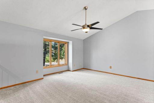 2824 Mckinley Drive, Woodbury, MN 55125