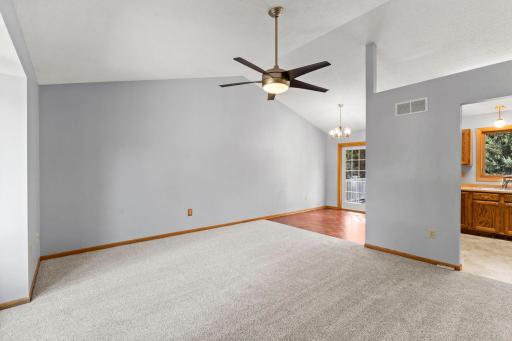 2824 Mckinley Drive, Woodbury, MN 55125