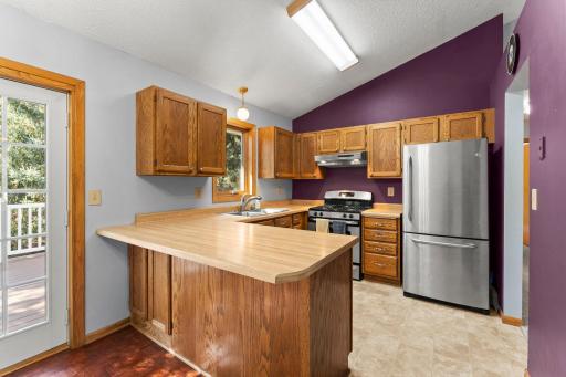 2824 Mckinley Drive, Woodbury, MN 55125