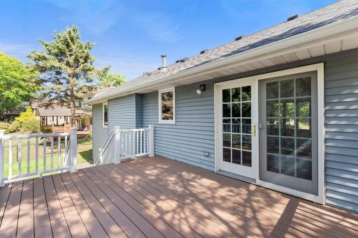 2824 Mckinley Drive, Woodbury, MN 55125