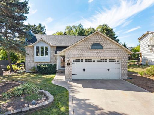 2824 Mckinley Drive, Woodbury, MN 55125