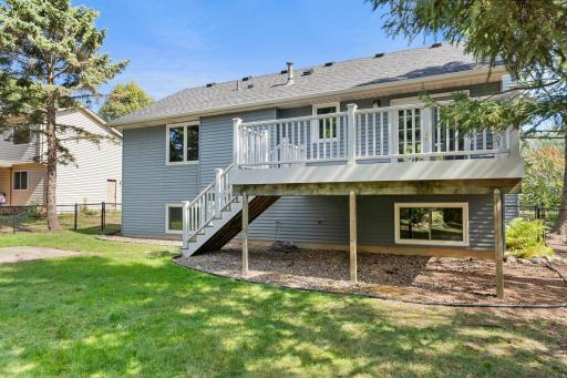2824 Mckinley Drive, Woodbury, MN 55125