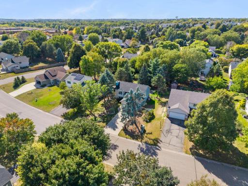 2824 Mckinley Drive, Woodbury, MN 55125