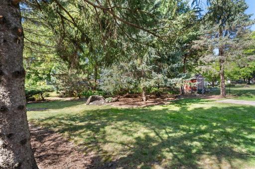 2824 Mckinley Drive, Woodbury, MN 55125
