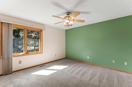 2824 Mckinley Drive, Woodbury, MN 55125