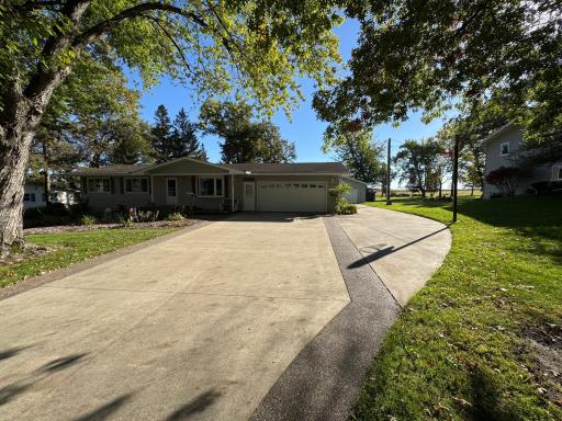 1655 Woodcrest Avenue, Owatonna, MN 55060