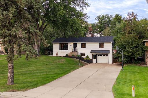 825 W River Road, Champlin, MN 55316