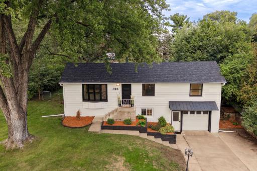 825 W River Road, Champlin, MN 55316
