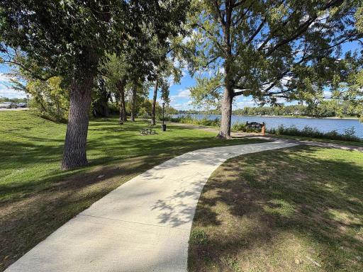 825 W River Road, Champlin, MN 55316