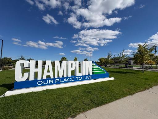 825 W River Road, Champlin, MN 55316