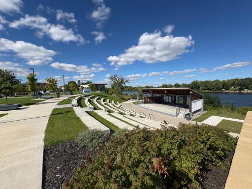 825 W River Road, Champlin, MN 55316