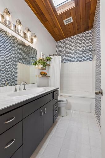 4734 Coventry Road E, Minnetonka, MN 55345