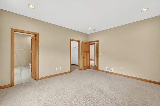 5048 Scenic View Drive SW, Rochester, MN 55902
