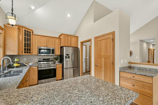 5048 Scenic View Drive SW, Rochester, MN 55902