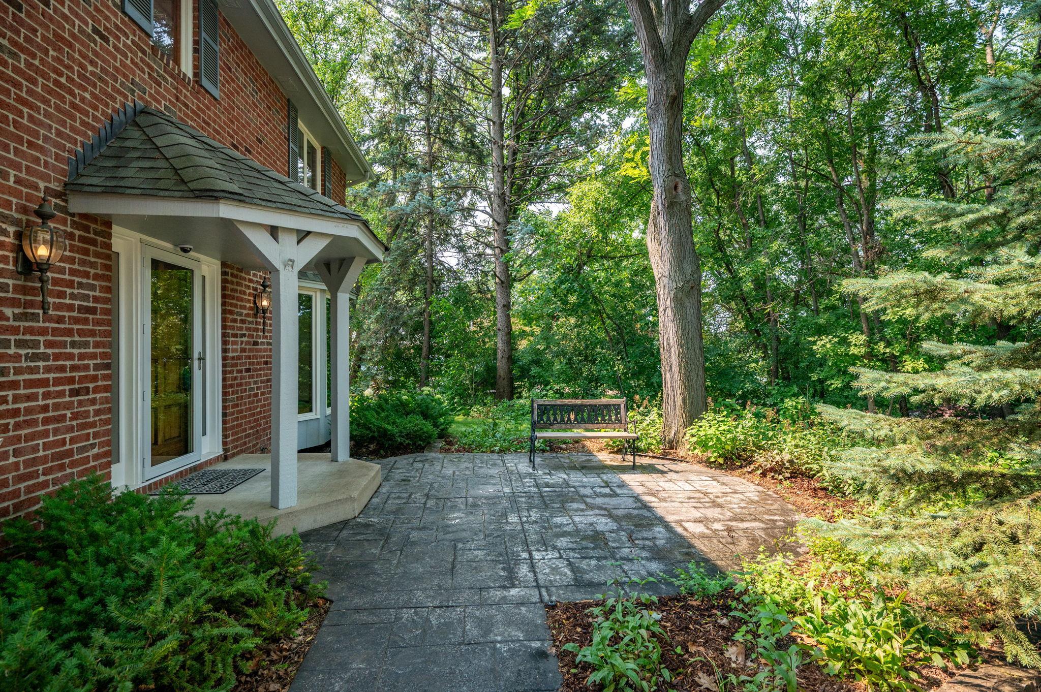 4-web-or-mls-12050-48th-ave-n.jpg