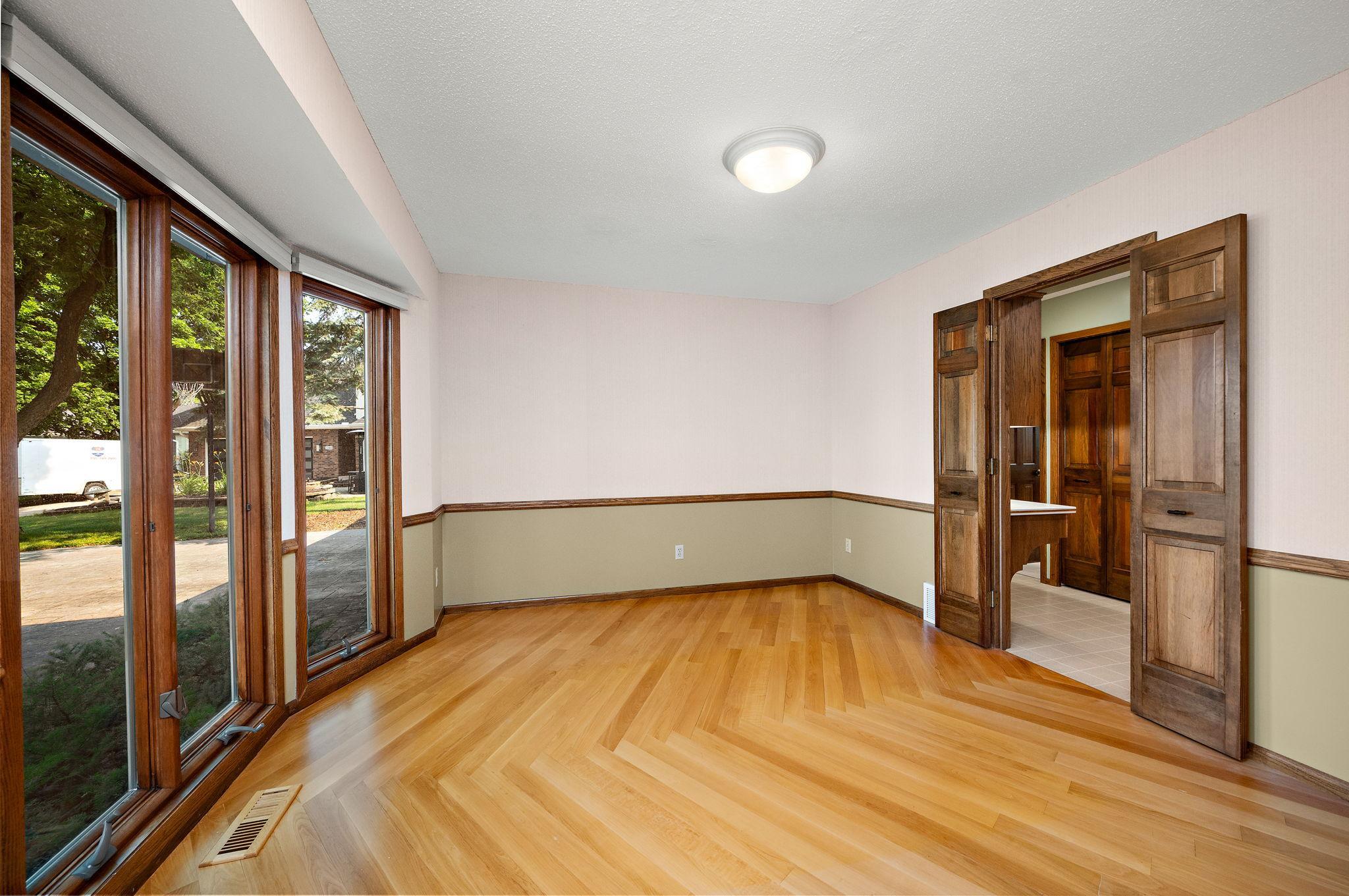 18-web-or-mls-12050-48th-ave-n.jpg