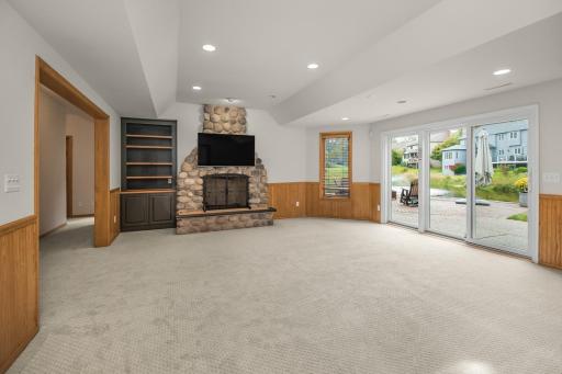 818 Park Place Drive, Mendota Heights, MN 55118