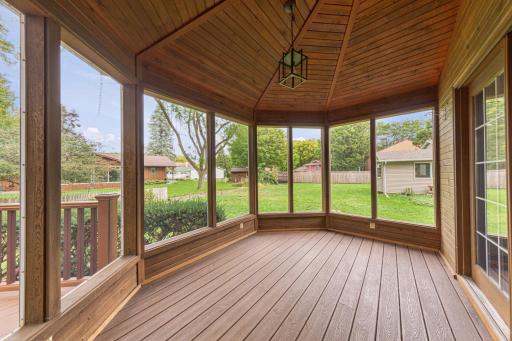 1029 Oak Terrace Drive, North Mankato, MN 56003