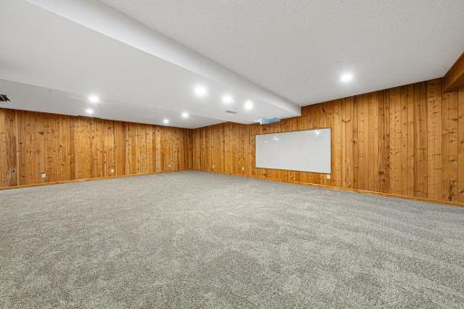 1029 Oak Terrace Drive, North Mankato, MN 56003