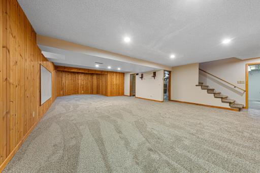 1029 Oak Terrace Drive, North Mankato, MN 56003