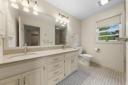 1029 Oak Terrace Drive, North Mankato, MN 56003