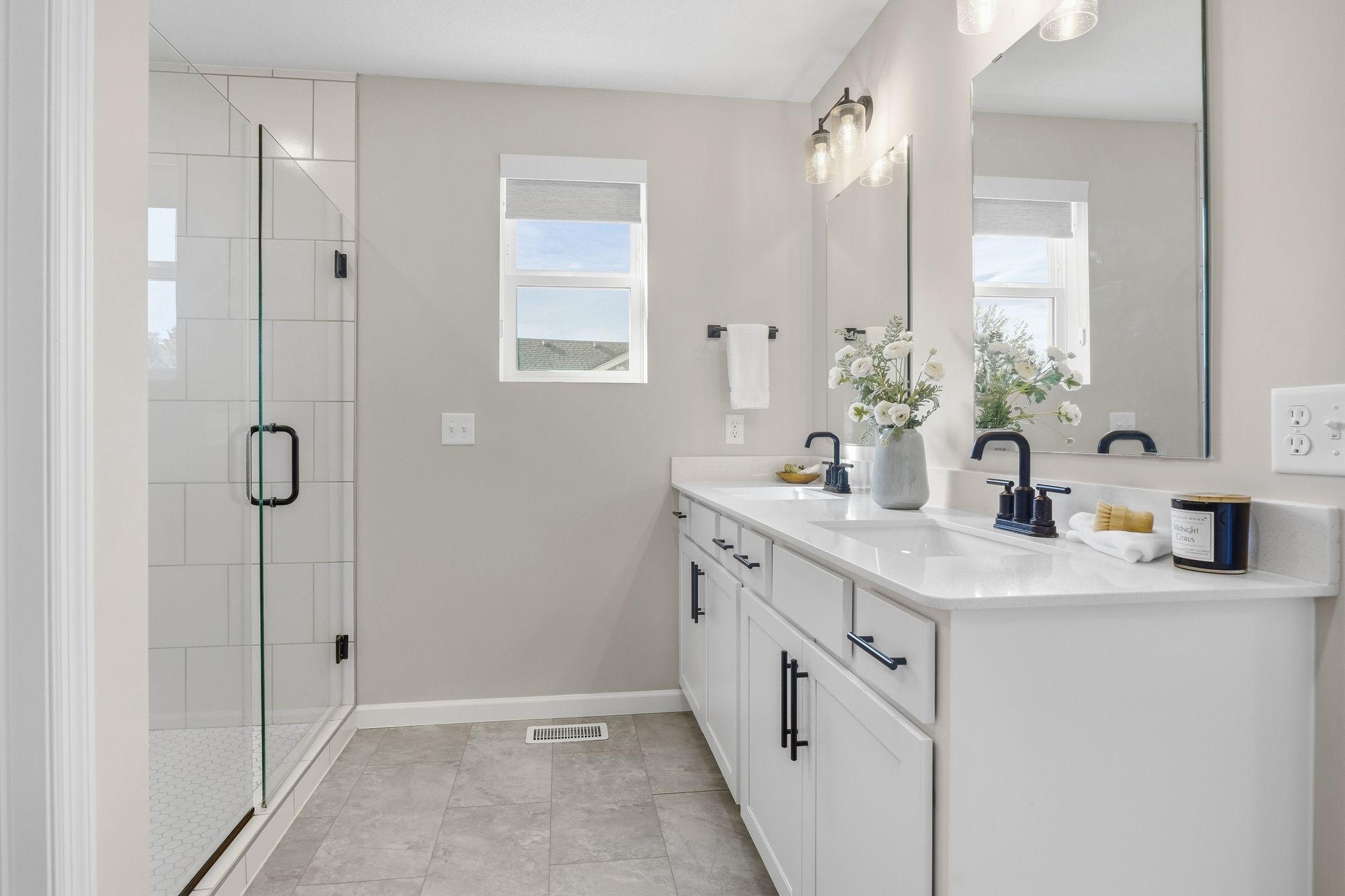 Primary En-Suite Bath with WI Shower