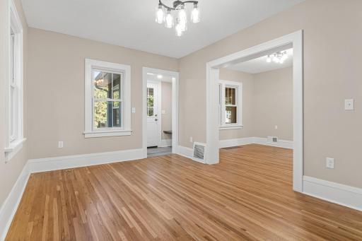 902 Hunt Place, Saint Paul, MN 55114