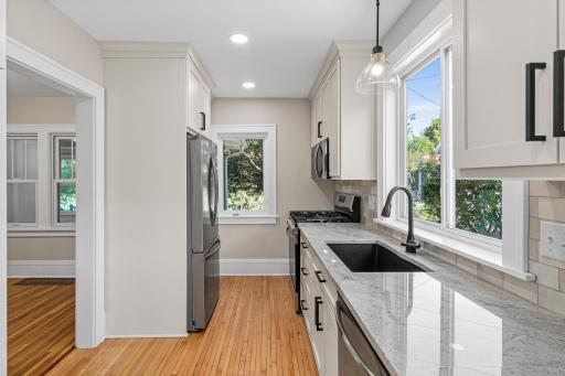 902 Hunt Place, Saint Paul, MN 55114