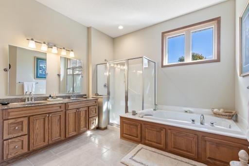 18711 Farmstead Circle, Eden Prairie, MN 55347