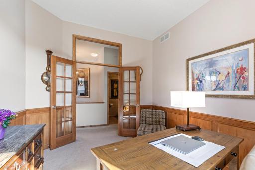 18711 Farmstead Circle, Eden Prairie, MN 55347