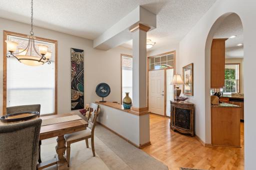 18711 Farmstead Circle, Eden Prairie, MN 55347