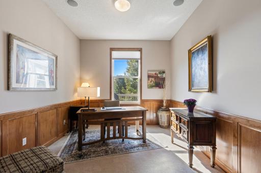 18711 Farmstead Circle, Eden Prairie, MN 55347