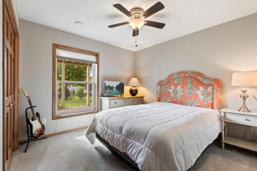 18711 Farmstead Circle, Eden Prairie, MN 55347