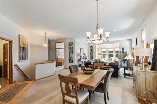18711 Farmstead Circle, Eden Prairie, MN 55347