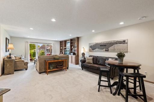 18711 Farmstead Circle, Eden Prairie, MN 55347